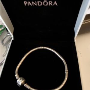 Pandora bracket and box